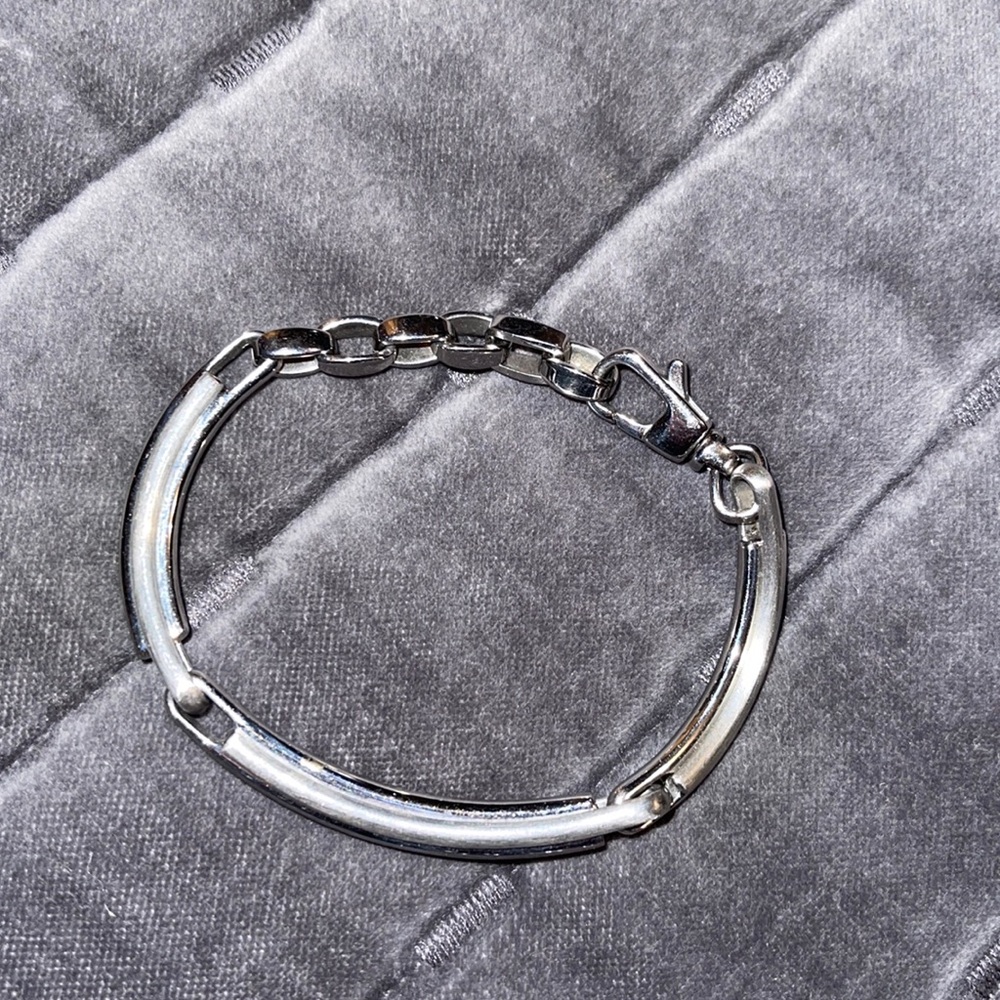 Stainless steel bracelet with links to agust fit